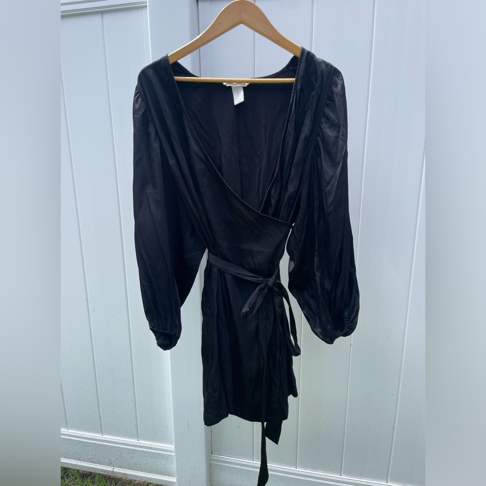 L Satin Puff-Sleeve Wrap Dress in Black by H&M